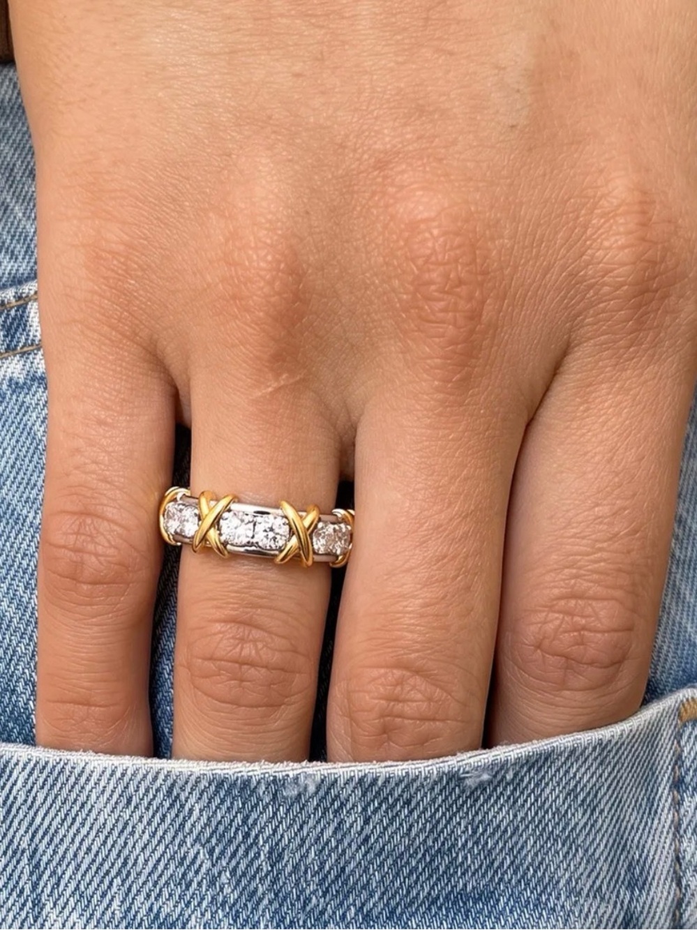 Elegant Gold Band Ring with Clear Stones Size 8